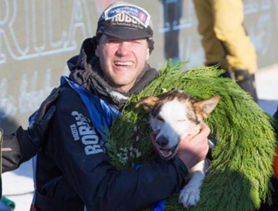 Petter Karlsson en zijn husky’s liepen voorop toen de Finnmarkslöpet 2020 werd onderbroken.